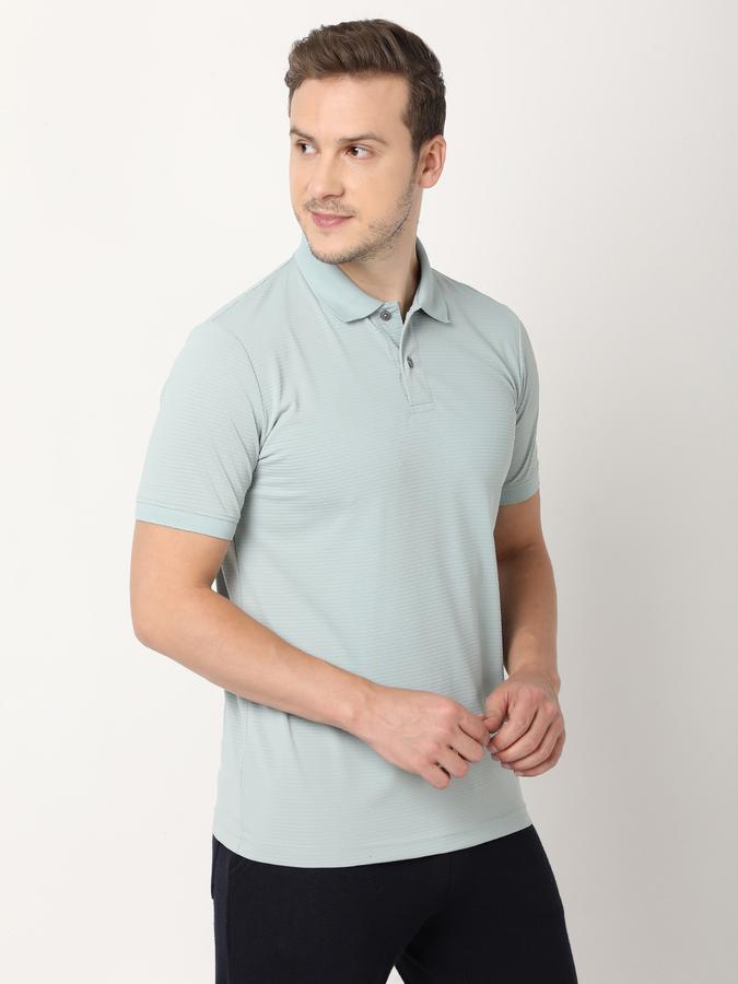 Men Solid Regular Fit T-shirt image number 2