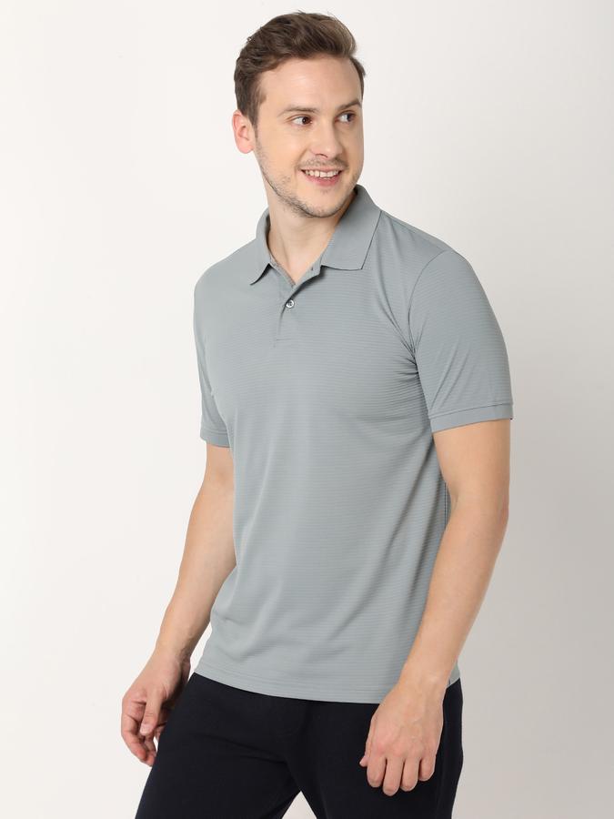 Men Solid Regular Fit T-shirt image number 1