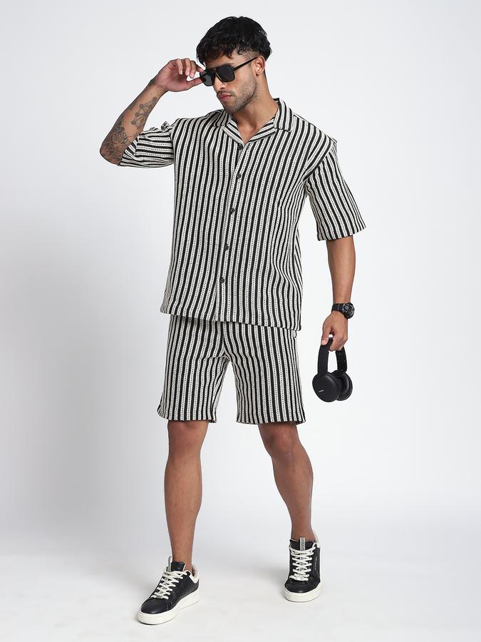 Men Cotton Blend Regular Fit Drawstring Textured Shorts