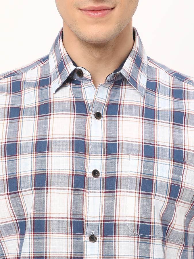 Men Regular Fit Cutaway Collar Shirt image number 3
