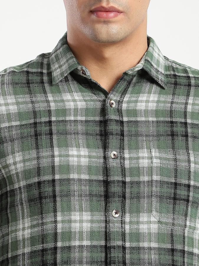 Men Cotton Regular Fit Point Collar Checked Shirt