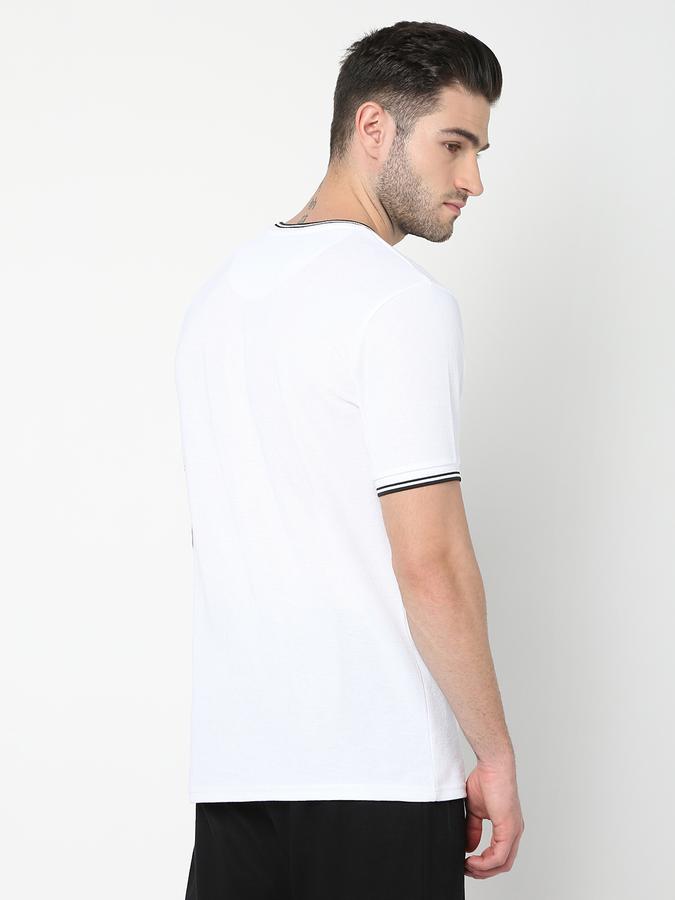 Men Logo Print Regular Fit Round-Neck T-Shirt image number 3