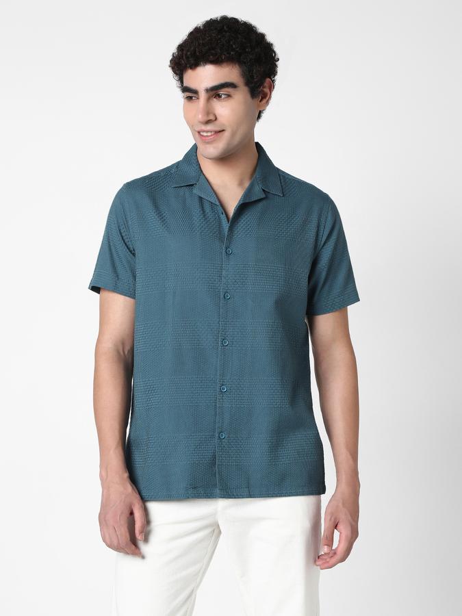 Men Cotton Relaxed Fit Camp Collar Solid Shirt