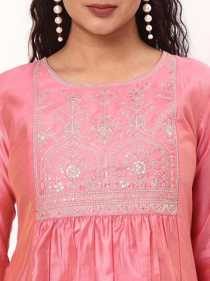 Women Embroidered A-Line Kurta image number 3