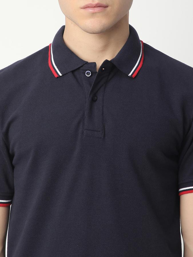 Solid Men Peter Pan Collar T-Shirt image number 3