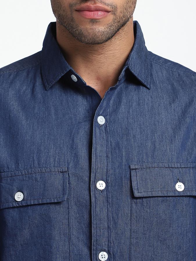 Men Cotton Regular Fit Point Collar Solid Shirt