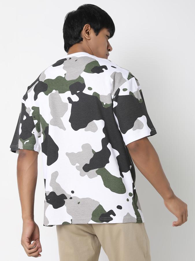 Men Camouflage Print Regular Fit Crew-Neck T-Shirt image number 3