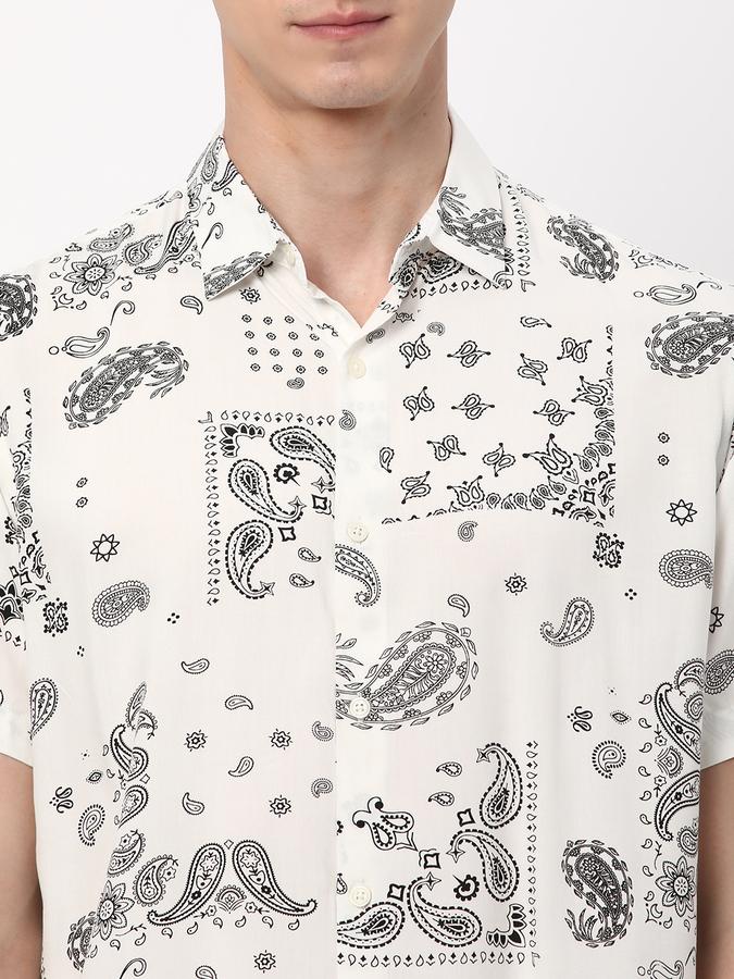 R&B Men Paisley Print Shirt with Spread Collar image number 3