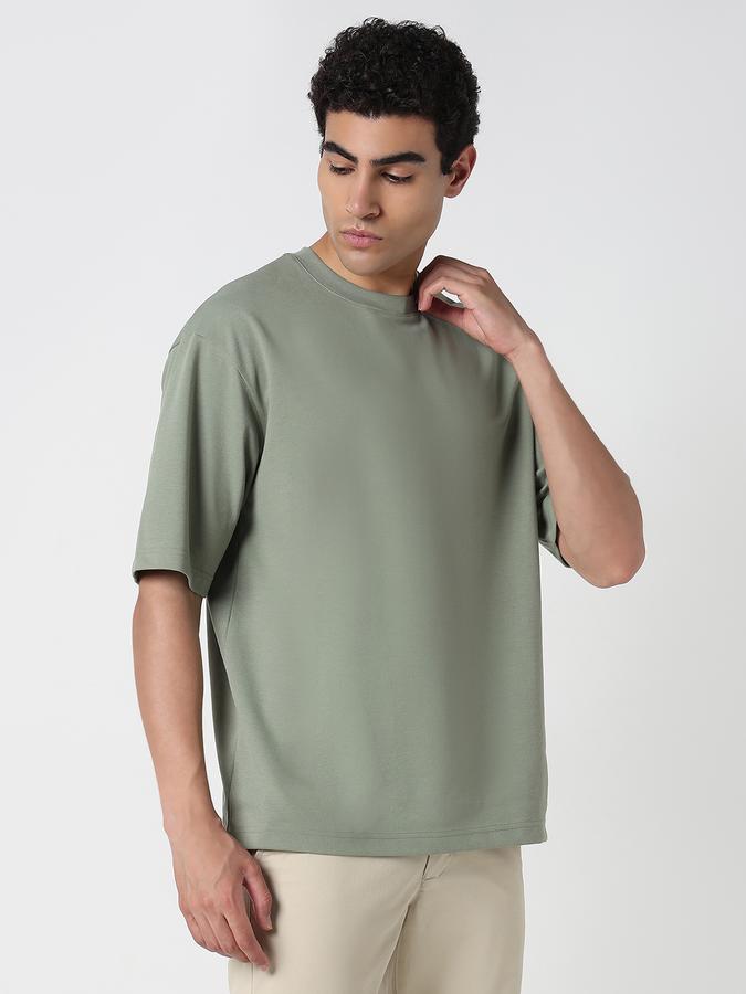 Solid Men Round Neck T-Shirt image number 3