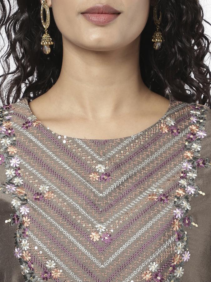 R&B Women Grey Kurtas image number 3