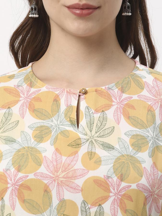 Women Printed Round Neck Kurtas image number 3