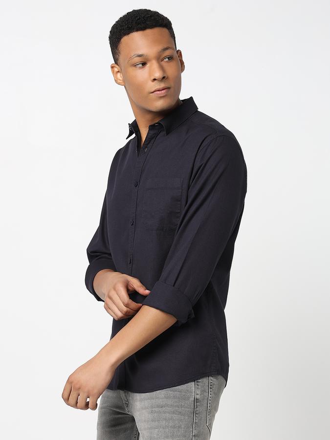 Men Shirt with Spread Collar image number 2