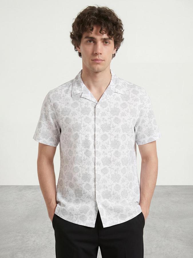 R&B Men White Floral Print Resort Collar Short Sleeves Regular Fit Shirt