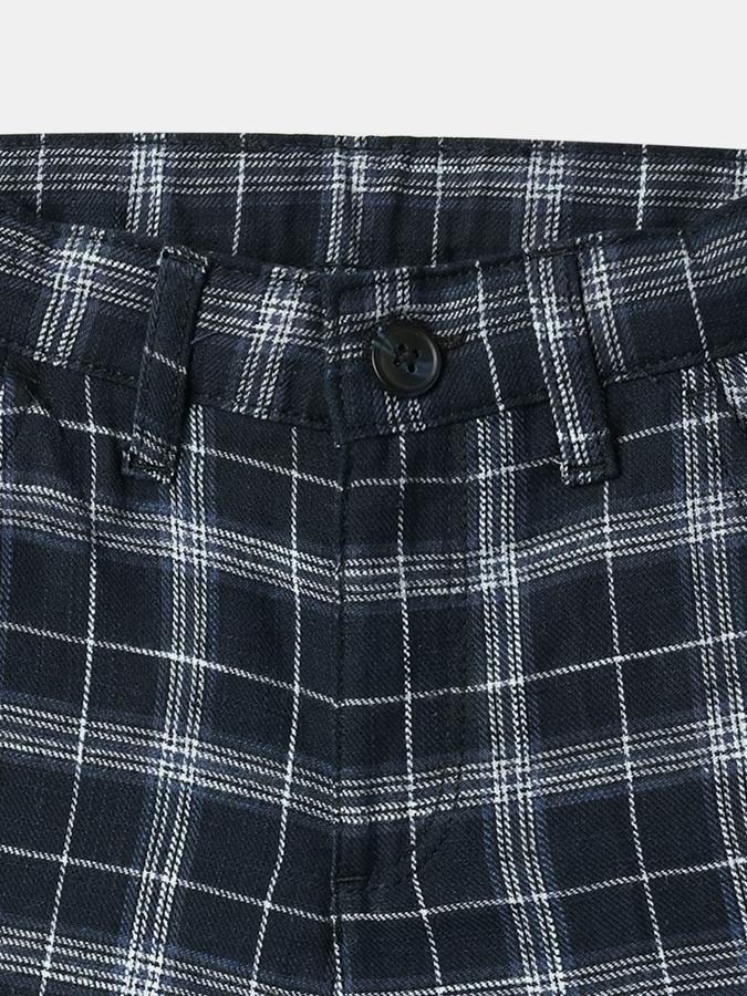 Boys Checkered Regular Fit Shorts image number 3