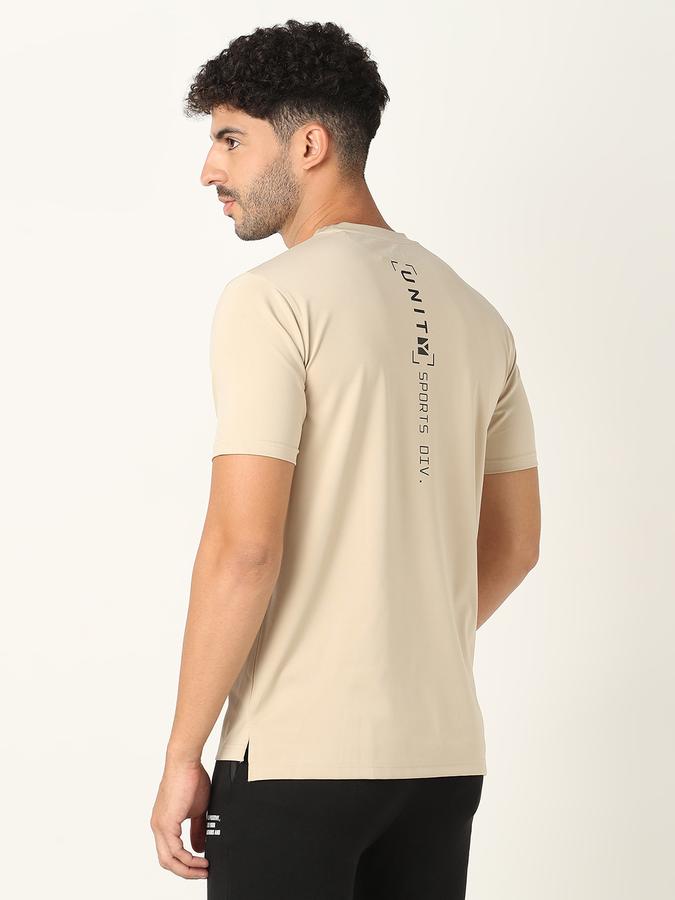 Men Printed Regular Fit Round-Neck T-Shirt image number 3