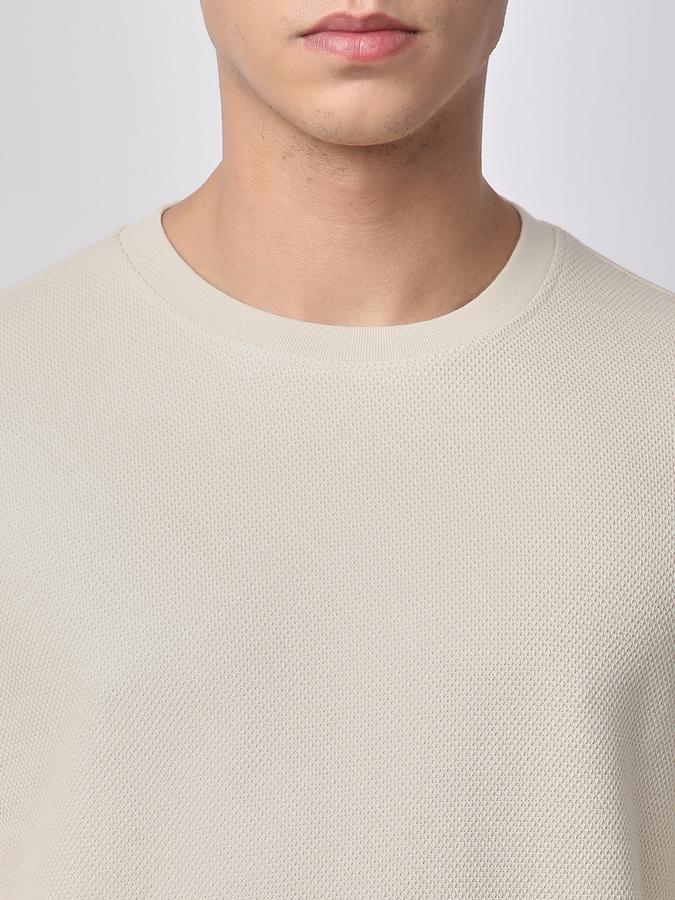 Solid Men Round Neck T-Shirt image number 3