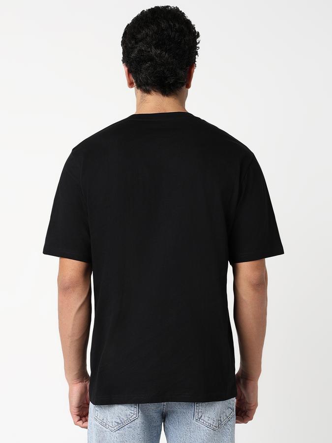 Solid Men Round Neck T-Shirt  image number 3