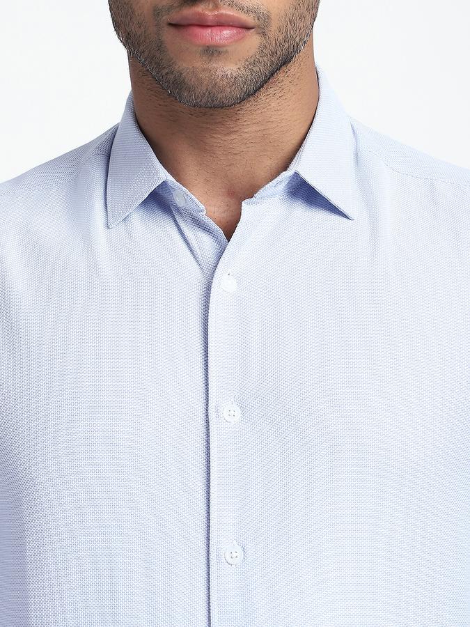 Men Cotton Blend Regular Fit Point Collar Solid Shirt