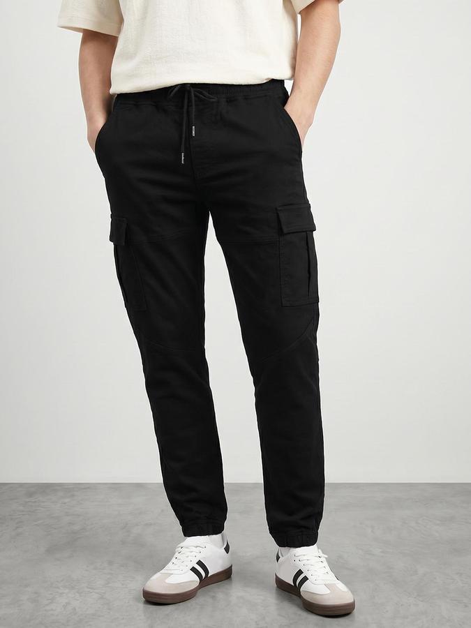 R&B Men Black Relaxed Fit Mid Rise Cargo Jeans