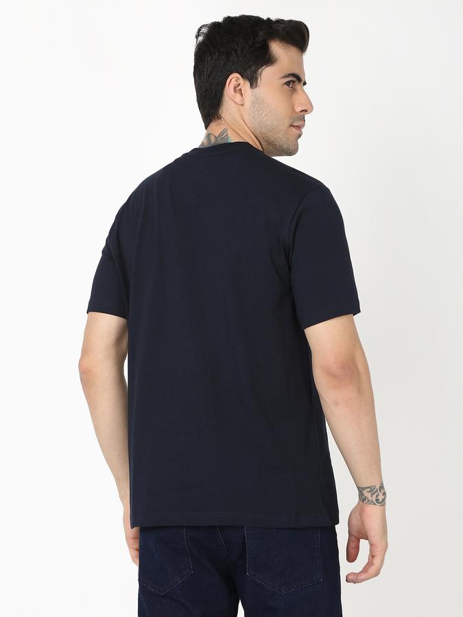 Men Colourblock Regular Fit Crew-Neck T-Shirt image number 3