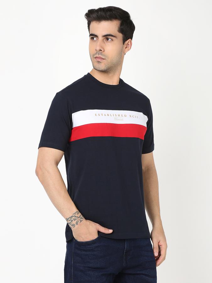 Men Colourblock Regular Fit Crew-Neck T-Shirt image number 2
