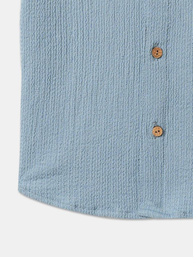 Boys Solid Casual Shirt image number 3