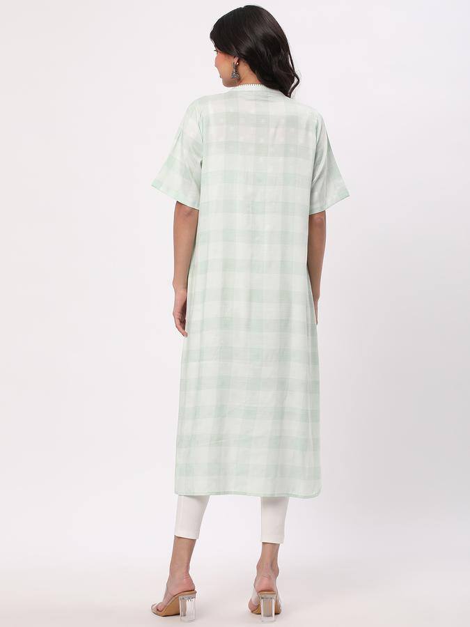 Women Polyester Blend Regular Fit Mandarin Collar Embroidered Kurta