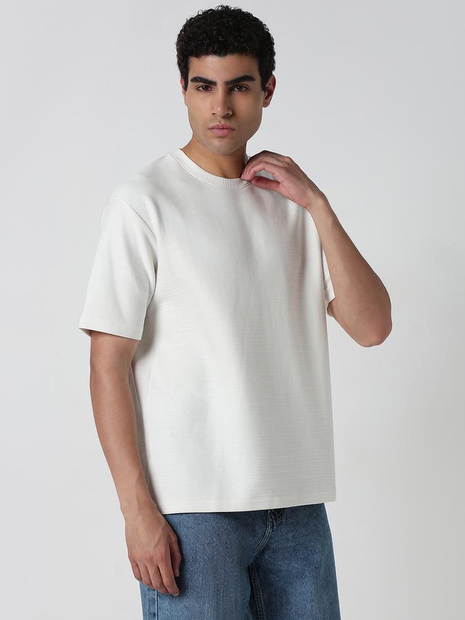 Solid Men Round Neck T-Shirt image number 2