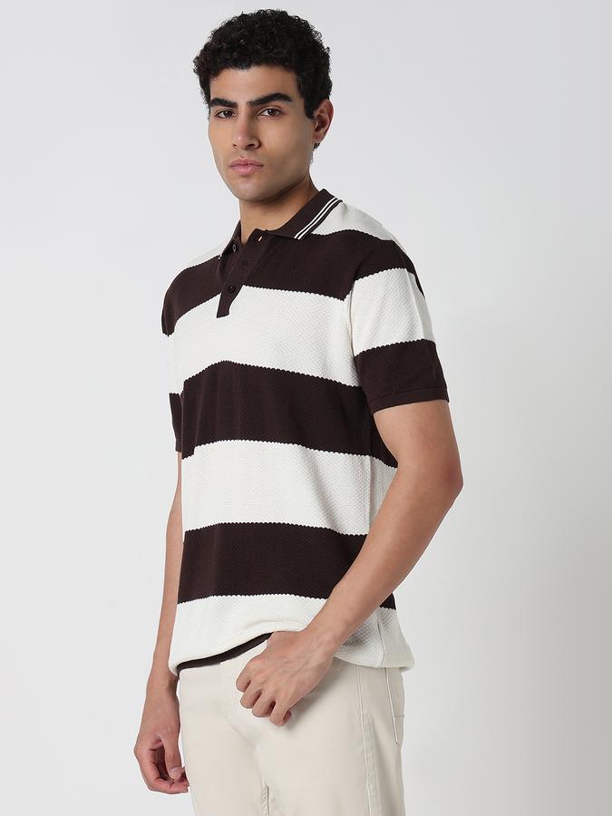 Striped Men Round Neck T-Shirt image number 3