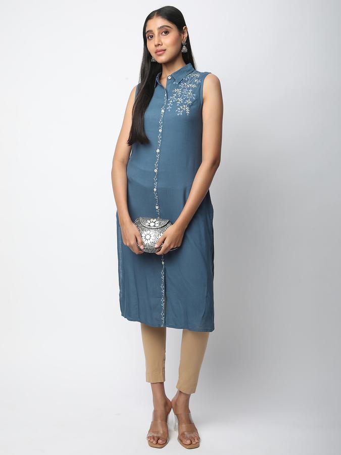 Women Embroidered Straight Kurta image number 1