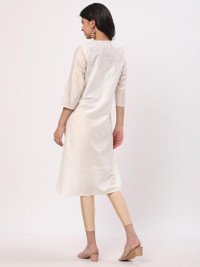 Women Yoke Embroidered Straight Kurta image number 2