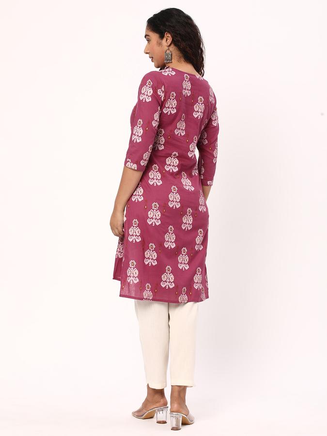 R&B Women Red Kurtas image number 2