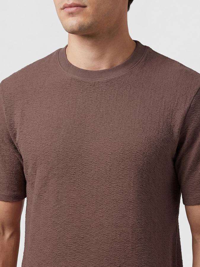 R&B Mauve Self Design Men Round Neck Regular Fit Short Sleeves T-Shirt 