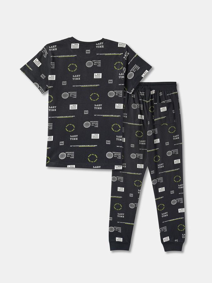 Boys Printed T-Shirt & Joggers Set image number 1