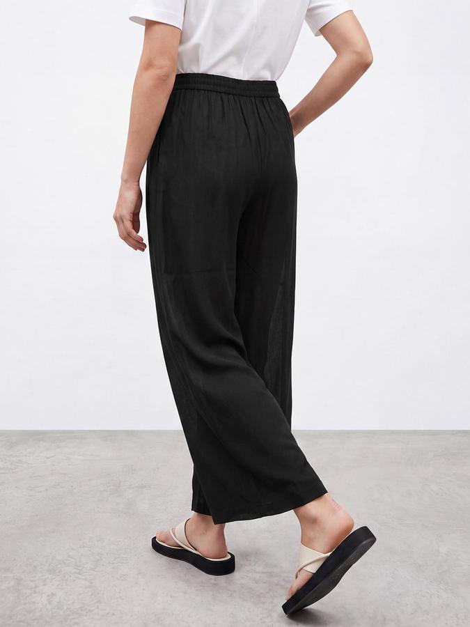 R&B Women Black Solid Flared Pleated Pant