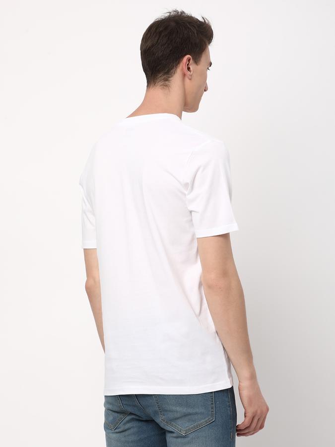 Men Printed Regular Fit T-Shirt image number 2
