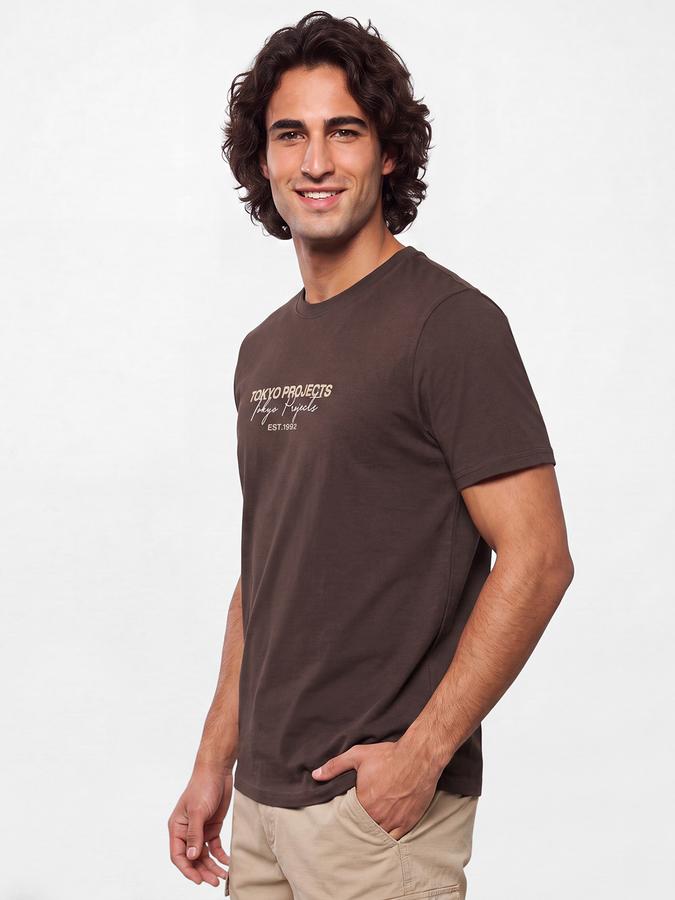 R&B Men Golden Brown Typographic Print Short Sleeves Pure Cotton Tshirt