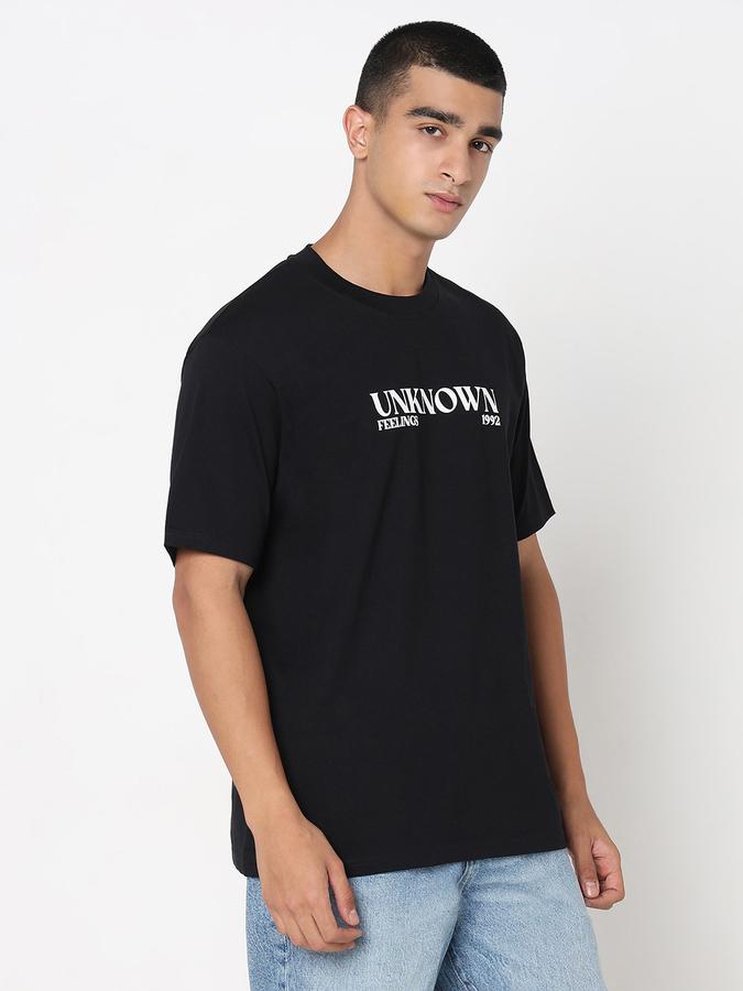 MENS Short Sleeves CREW NECK GRAPHIC TEES- RELAX FIT image number 3