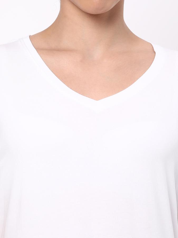 Women Regular Fit Round-Neck T-Shirt image number 3