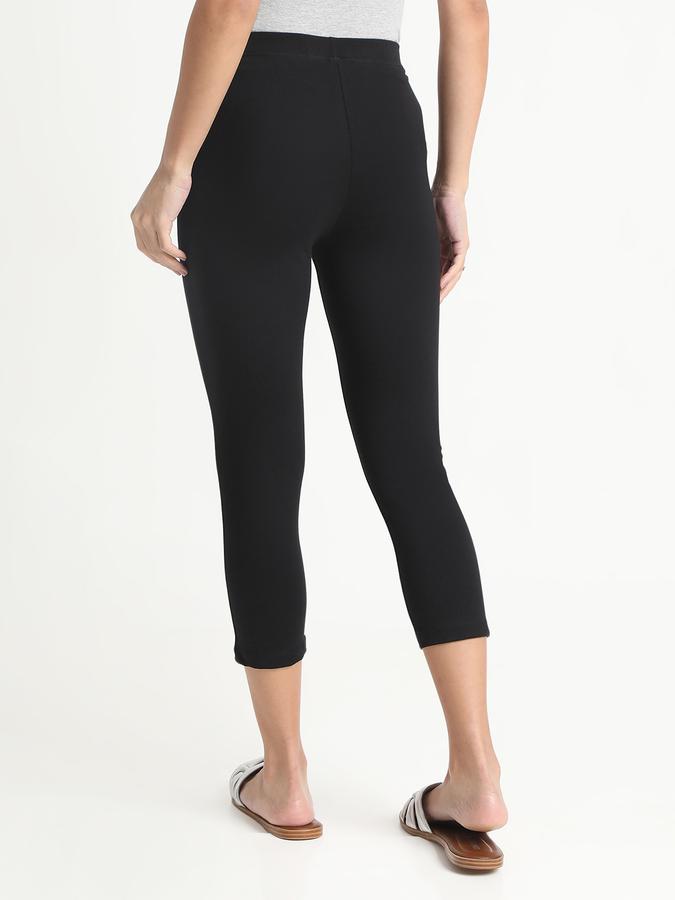R&B Women Black Solid Capri Leggings