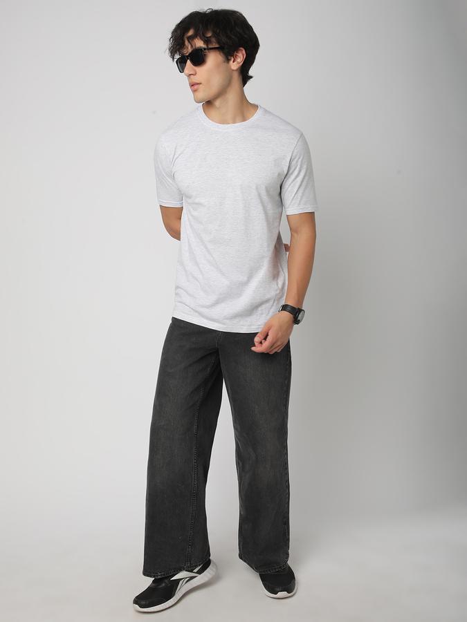 Solid Men Round Neck T-Shirt image number 1