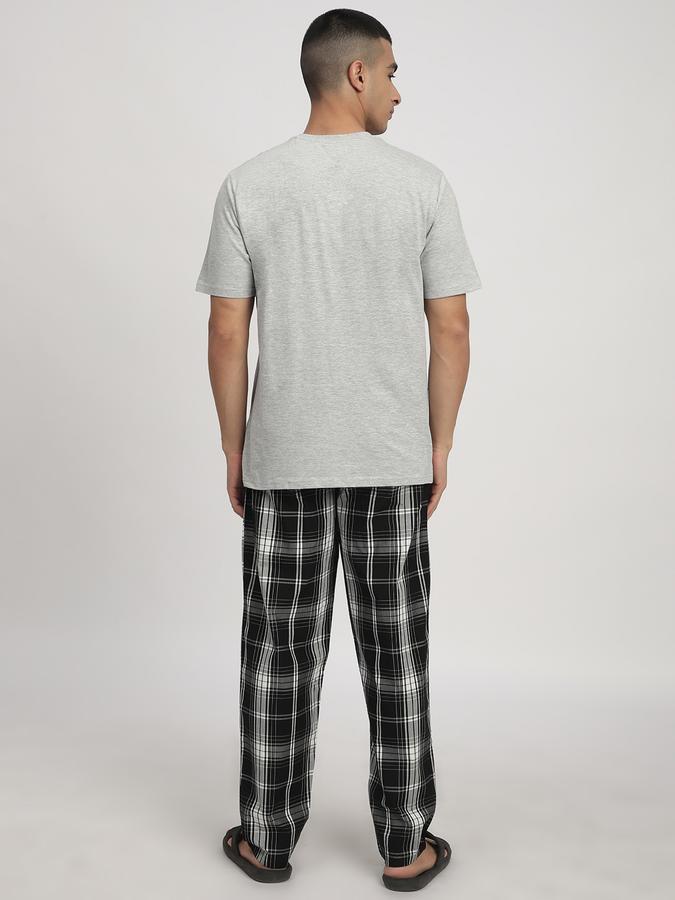 Men Printed Top & Pyjama Set image number 2