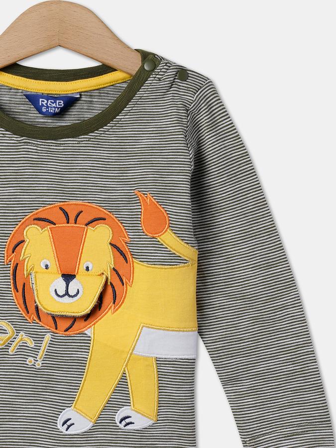 Boys Graphic Print Round-Neck T-Shirt image number 2
