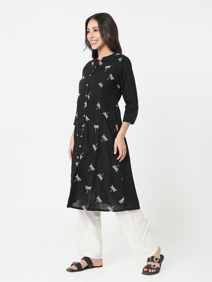 Women's regular fit dragon fly embroidered princess panel solid kurta  image number 2