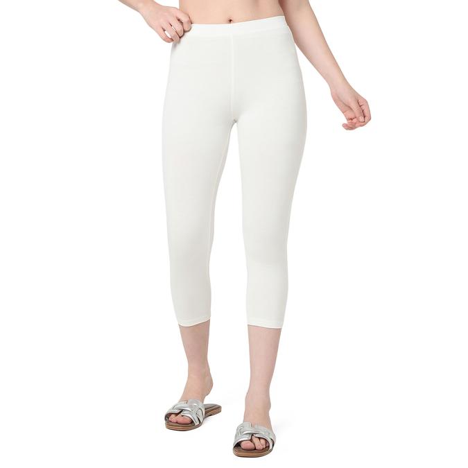 R&B Women Ivory Solid Capri Leggings