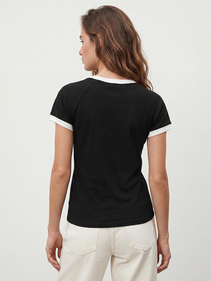 R&B Women Black Short Sleeves V-Neck Slim Fit Typography Print T-Shirt