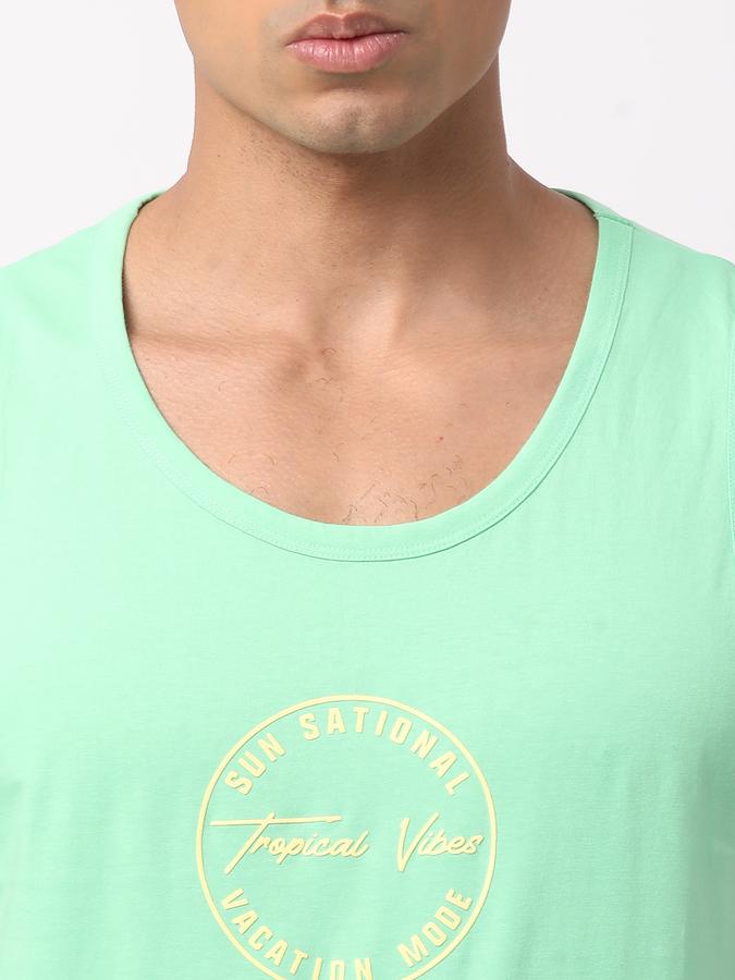 Men Ombre-Dyed Sleeveless Vest data-index=