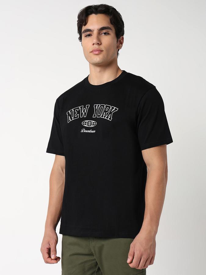 Solid Men Round Neck T-Shirt image number 2