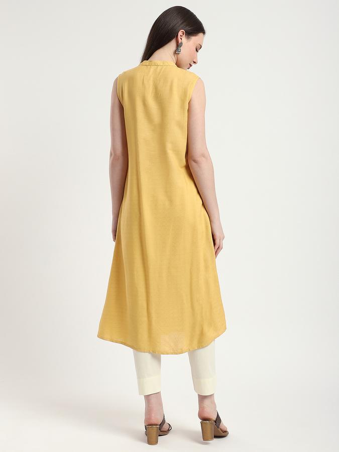 Women Viscose Regular Fit Mandarin Collar Embroidered Kurta