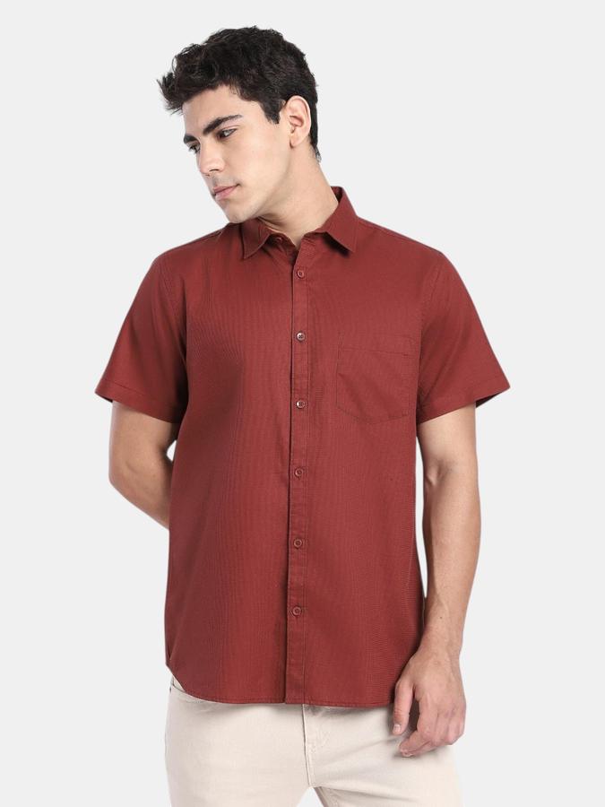R&B  Rust Solid Men Short Sleeves Regular Fit Shirts